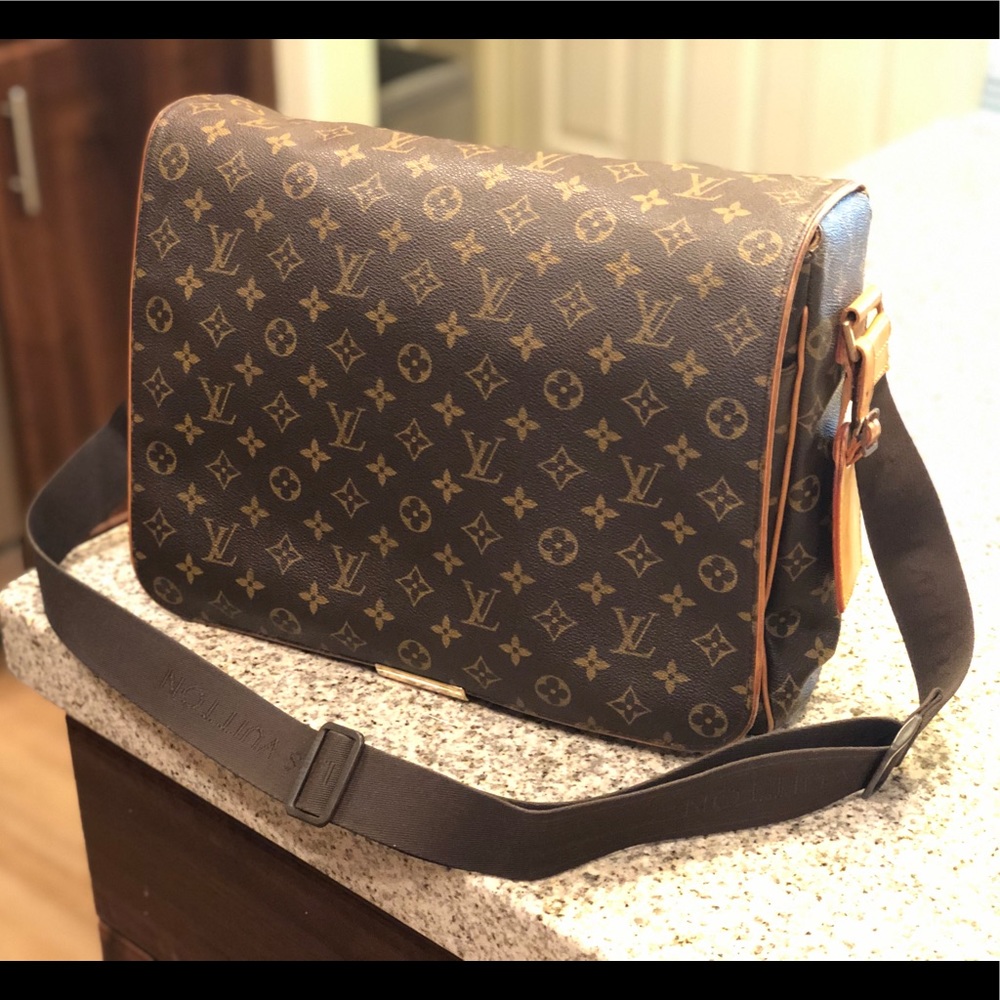 Louis Vuitton Messenger Bag